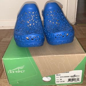 Danskos clogs cutout!